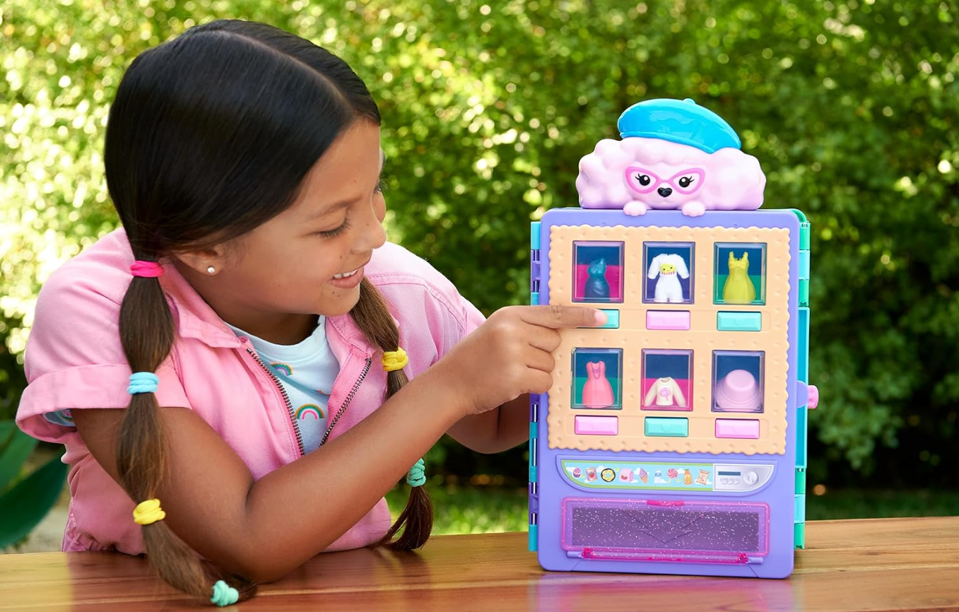Polly Pocket Candy Fashion Vending Machine Set with 2 Dolls & Accessories