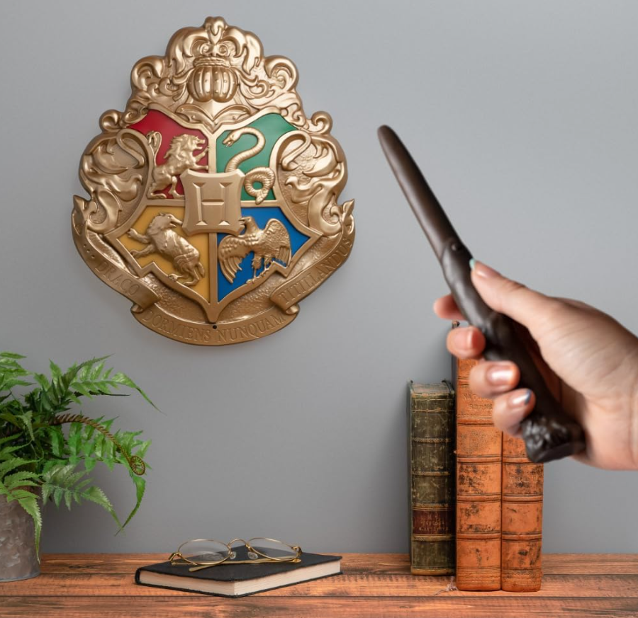 Hogwarts Crest Wizard Lamp with Magic Wand Remote